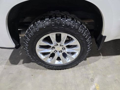 Used 2020 Chevrolet Silverado 1500 LTZ w/ LTZ Premium Package image 23