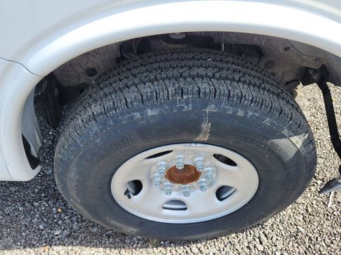 New 2024 Chevrolet Express 3500 Work Van w/ Power Convenience Package image 13