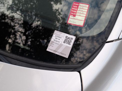 Used 2016 Volvo XC60 T5 Premier image 16