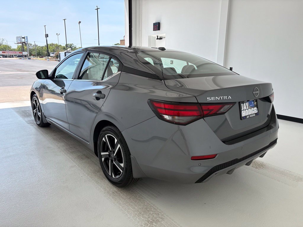 Used 2024 Nissan Sentra SV FWD image 17
