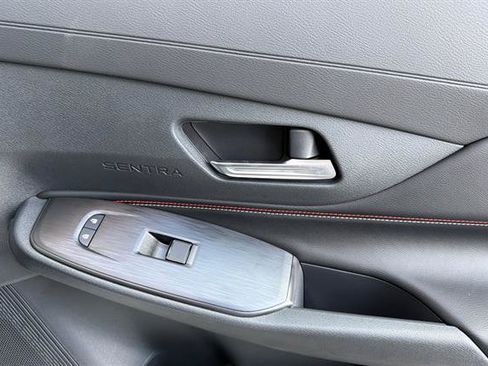 New 2027 Nissan Sentra SR w/ Floor Mat Package FWD image 18