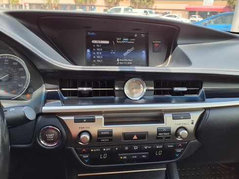 Used 2016 Lexus ES 350 w/ Accessory Package 2 FWD image 30