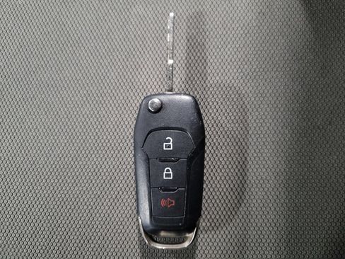 Used 2018 Ford F150 XLT image 32