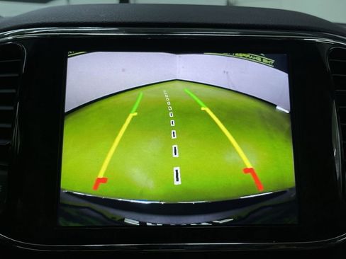 Used 2021 Jeep Grand Cherokee Limited w/ Luxury Group II image 23