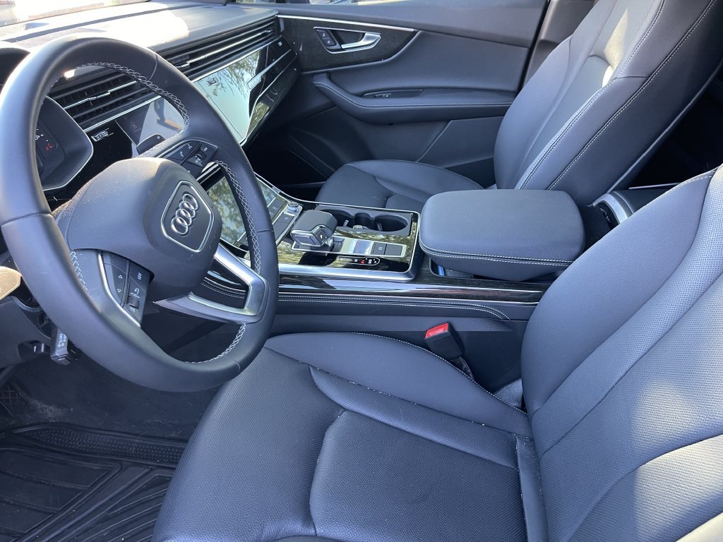 Used 2025 Audi Q7 3.0T Premium Plus w/ Premium Plus Package AWD/4WD image 12
