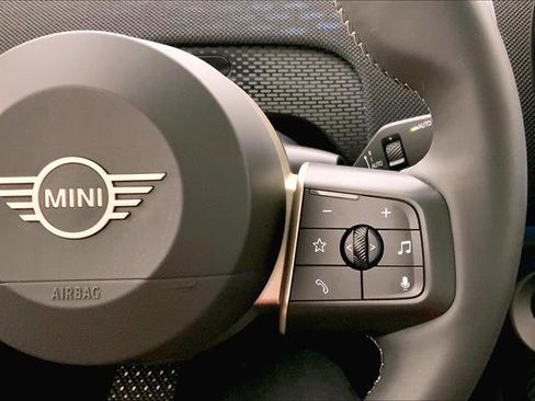 Certified 2025 MINI Cooper Countryman S w/ Comfort Package Max image 19