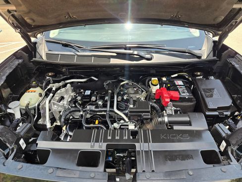 Used 2025 Nissan Kicks SV FWD image 29
