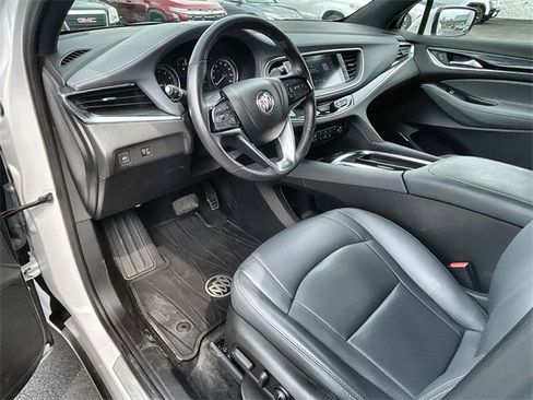 Used 2022 Buick Enclave Essence image 10