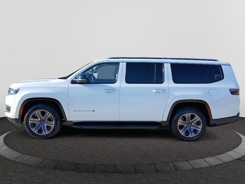 Used 2024 Jeep Wagoneer L Series II w/ Flexible Seating Group RWD image 4