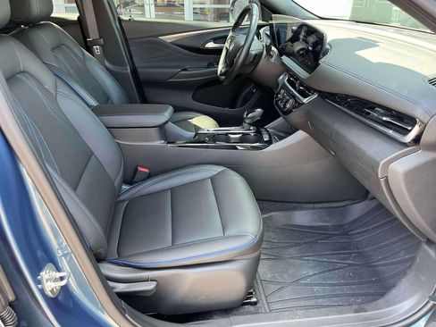 Certified 2024 Buick Envista Sport Touring w/ Convenience I Package FWD image 23