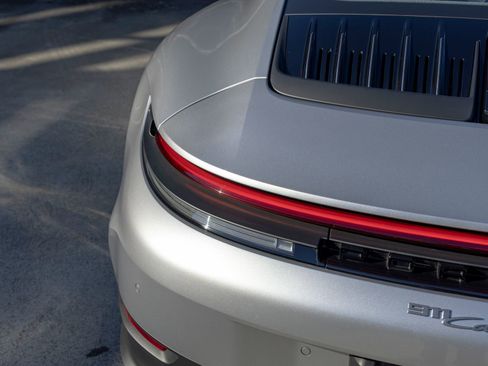 Certified 2025 Porsche 911 Carrera T RWD image 18