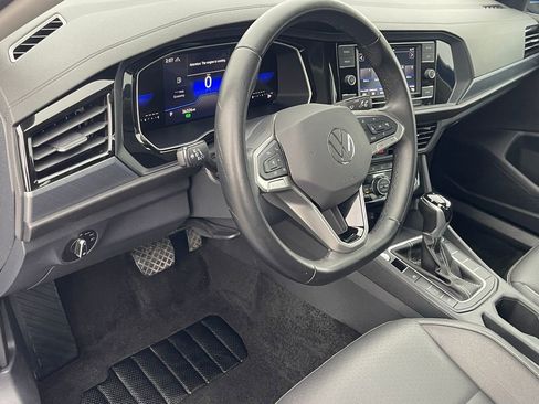 Used 2024 Volkswagen Jetta SE image 16