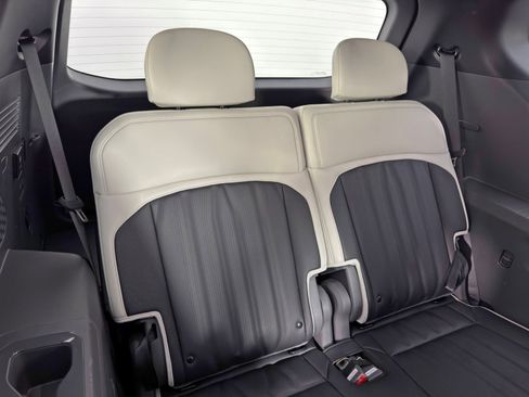 Used 2024 Kia EV9 GT-Line image 42