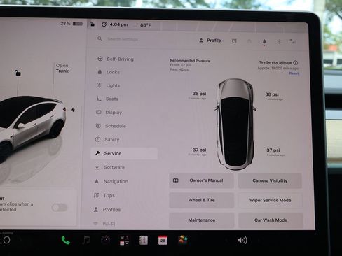 Used 2023 Tesla Model Y Performance AWD/4WD image 46