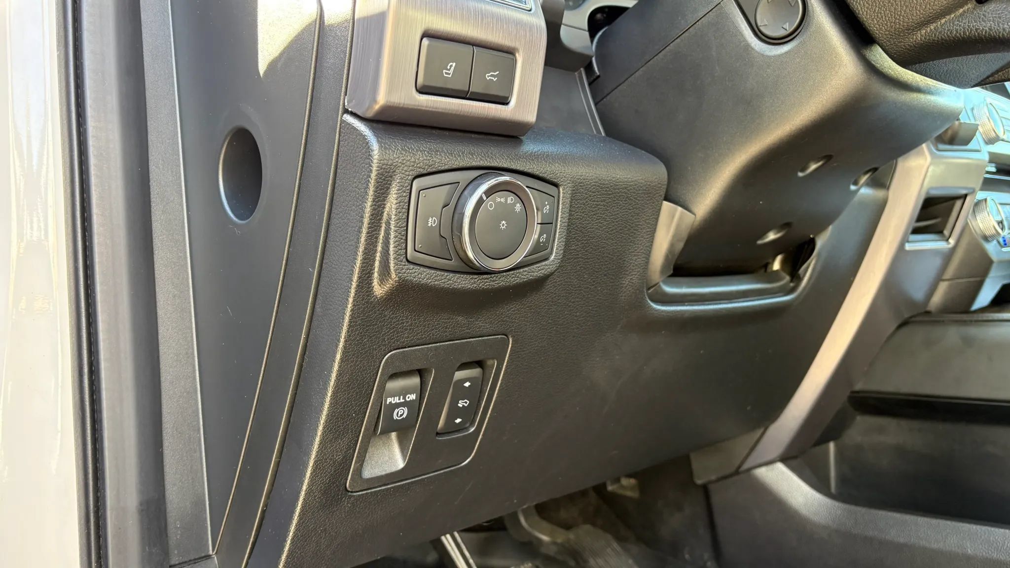 Used 2018 Ford Expedition Platinum AWD/4WD image 17