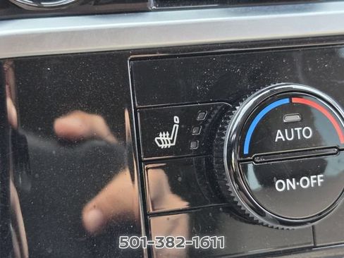 Used 2024 Nissan Pathfinder SV FWD image 23
