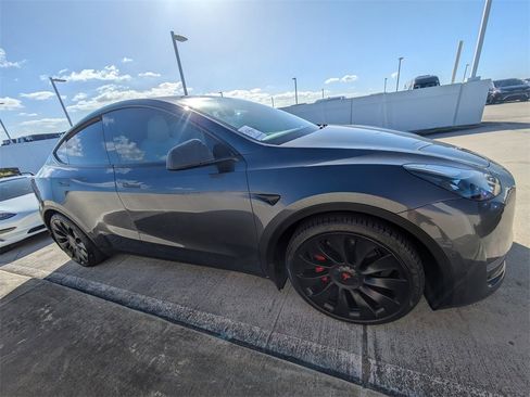 Used 2021 Tesla Model Y Performance image 4