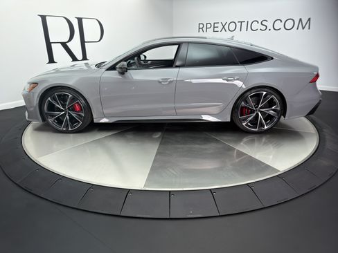 Used 2023 Audi RS 7 Sportback w/ Carbon Optic Package AWD/4WD image 2