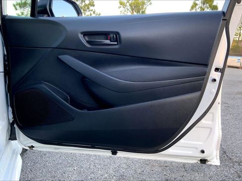 Certified 2025 Toyota Corolla LE image 21