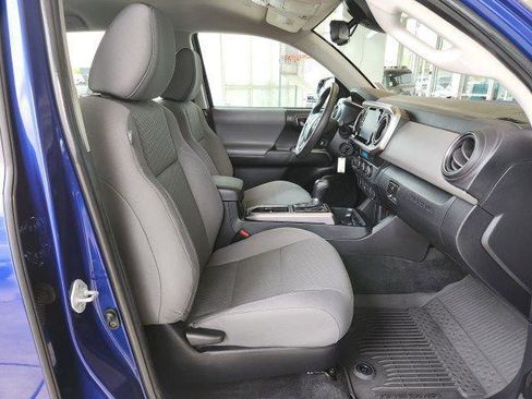 Certified 2022 Toyota Tacoma SR5 AWD/4WD image 23