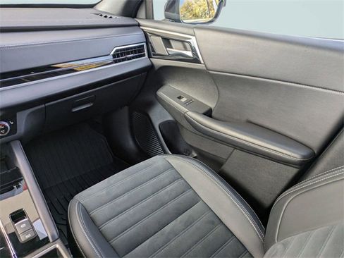 Used 2024 Mitsubishi Outlander SE Black Edition image 18