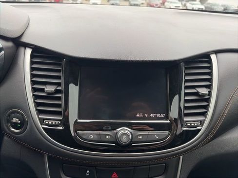 Used 2022 Chevrolet Trax LT w/ LT Convenience Package image 22