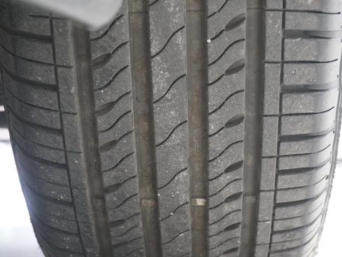 Used 2018 Dodge Grand Caravan SE w/ UConnect Hands-Free Group image 25