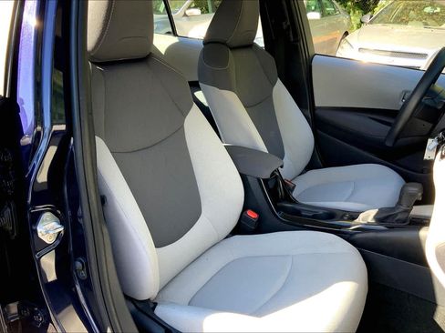 Used 2020 Toyota Corolla LE FWD image 9