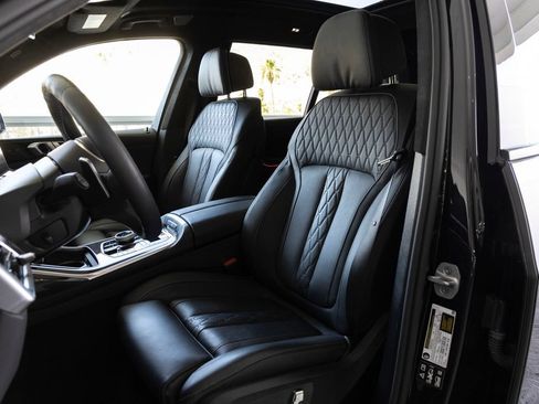 Used 2025 BMW X7 M60i AWD/4WD image 20