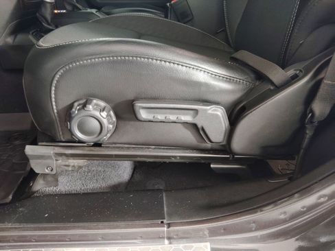 Used 2021 Jeep Wrangler Freedom Edition image 12