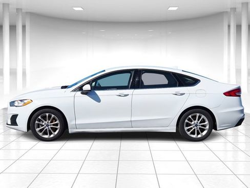 Used 2020 Ford Fusion SE image 2