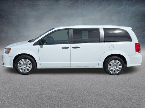 Used 2019 Dodge Grand Caravan SE w/ UConnect Hands-Free Group FWD image 10