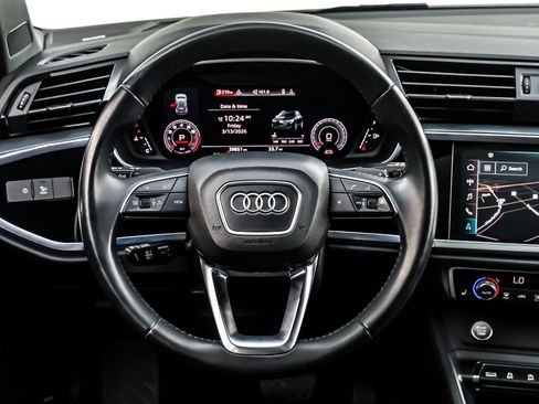 Used 2019 Audi Q3 2.0T Prestige w/ Prestige Package image 18