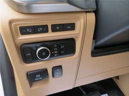 Used 2023 Ford F150 4x4 SuperCrew image 12