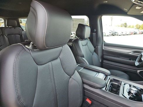 New 2026 Jeep Grand Wagoneer 4WD image 11