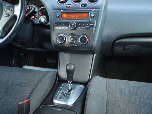 Used 2010 Nissan Altima 2.5 S FWD image 18