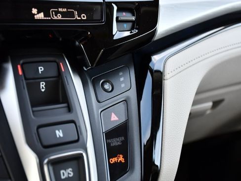 Used 2025 Honda Odyssey Touring image 14