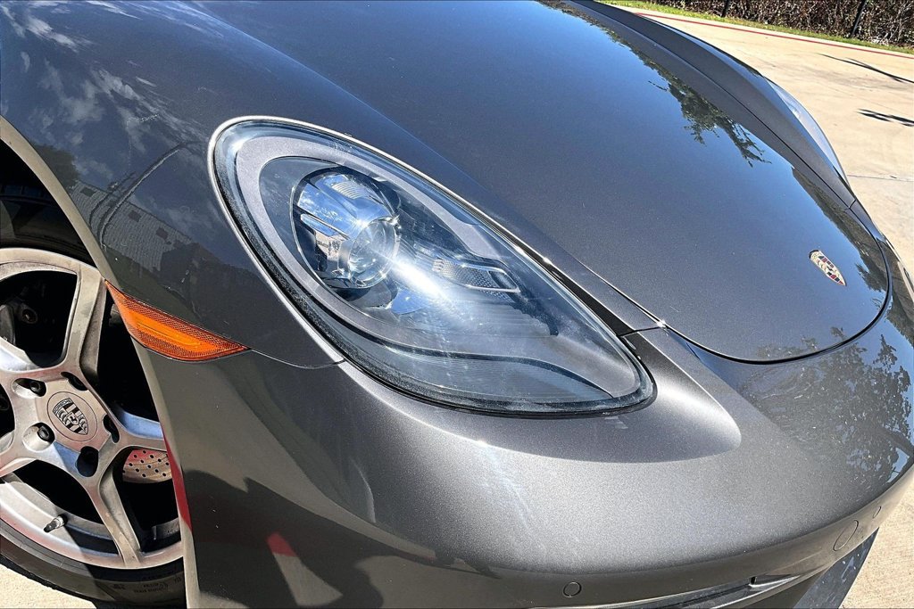 Used 2017 Porsche 718 Boxster RWD image 35
