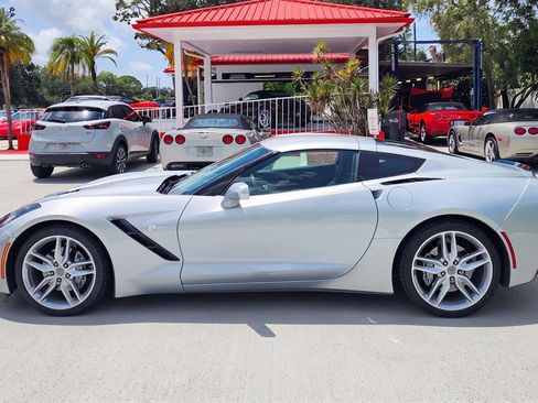 Used 2019 Chevrolet Corvette Stingray Coupe w/ Battery Protection Package RWD image 13