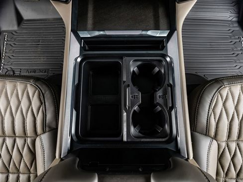 Used 2026 Ford F350 Platinum w/ Platinum Plus Package image 29