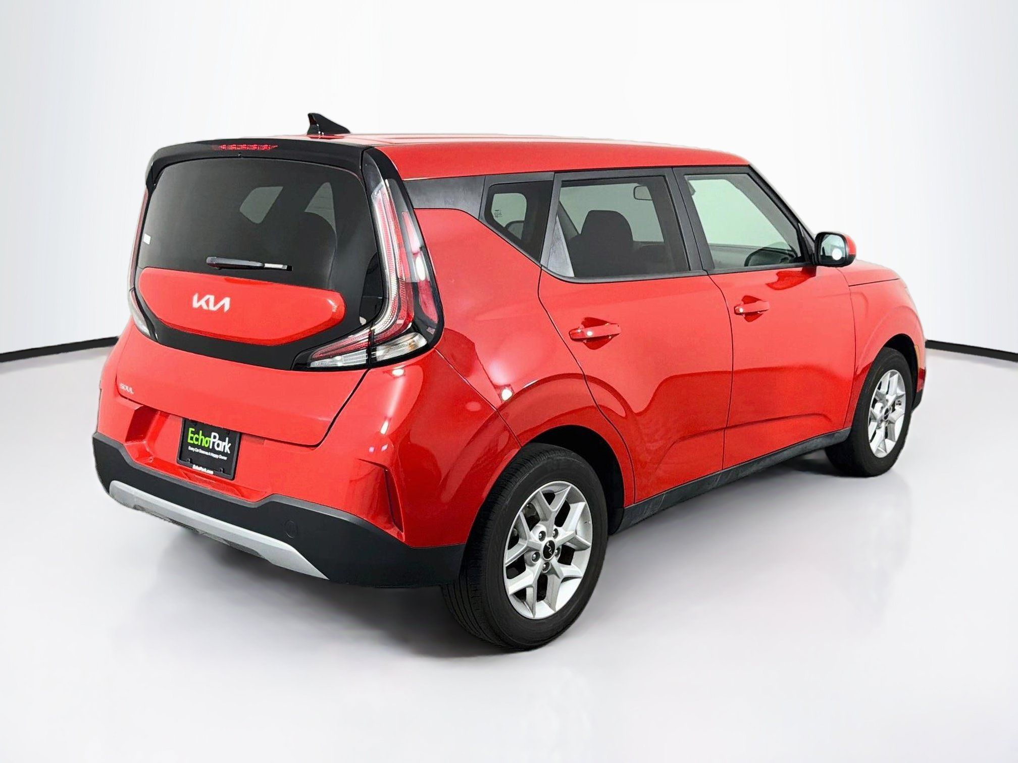 Used 2025 Kia Soul LX w/ LX Technology Package FWD image 9