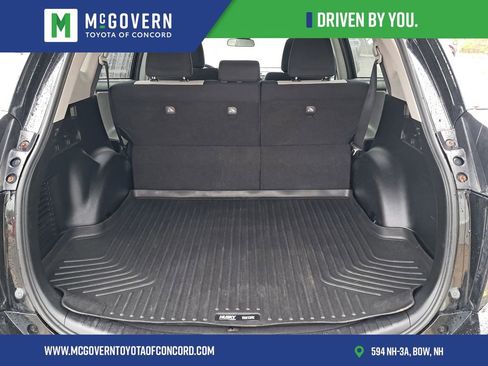 Used 2018 Toyota RAV4 XLE AWD/4WD image 5