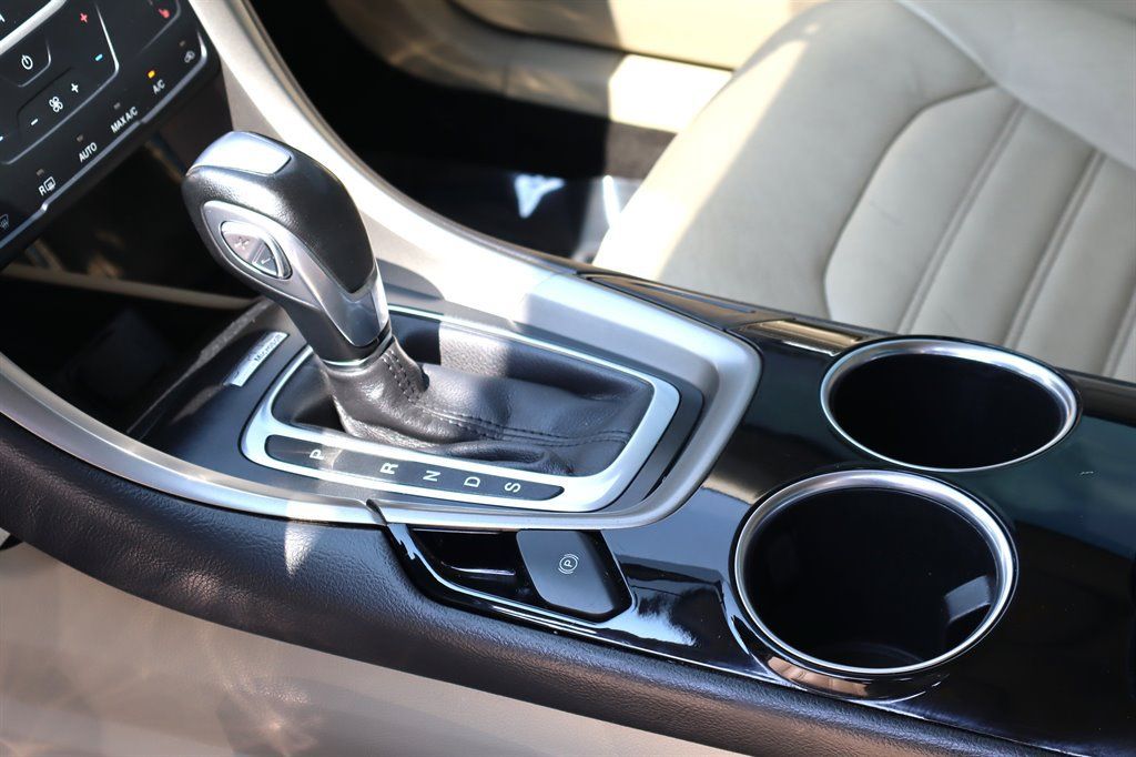 Used 2013 Ford Fusion SE FWD image 27
