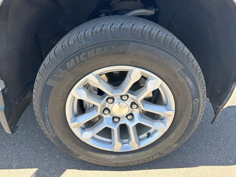 Certified 2024 Chevrolet Silverado 1500 LT AWD/4WD image 9