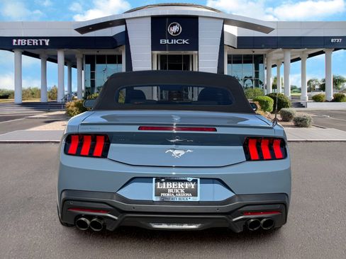 Used 2025 Ford Mustang Premium RWD image 6
