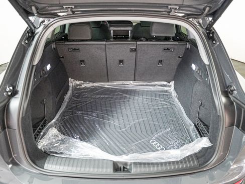 New 2025 Audi Q6 e-tron Premium Plus image 8