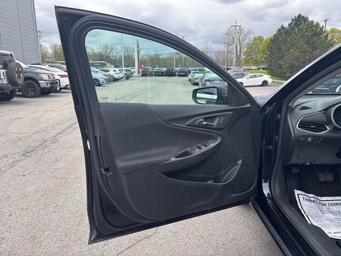 Used 2021 Chevrolet Malibu LS FWD image 19