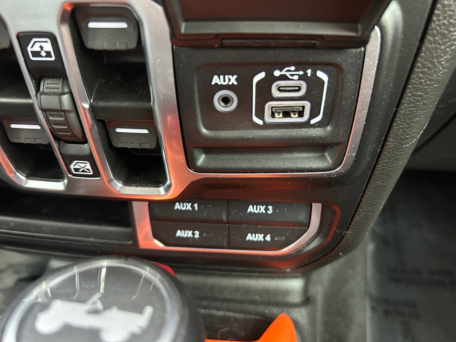 Used 2023 Jeep Wrangler Unlimited Sahara AWD/4WD image 24