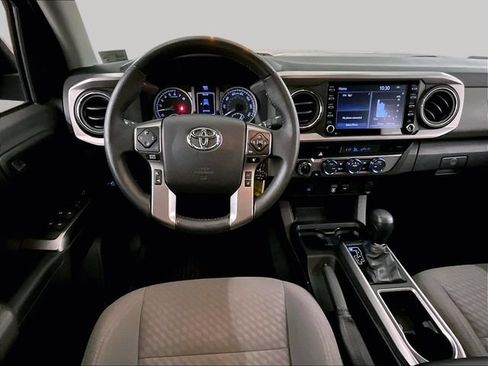 Used 2021 Toyota Tacoma SR5 AWD/4WD image 5