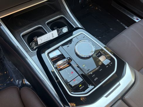 Certified 2023 BMW 760i xDrive w/ Luxury Rear Seating Package AWD/4WD image 9
